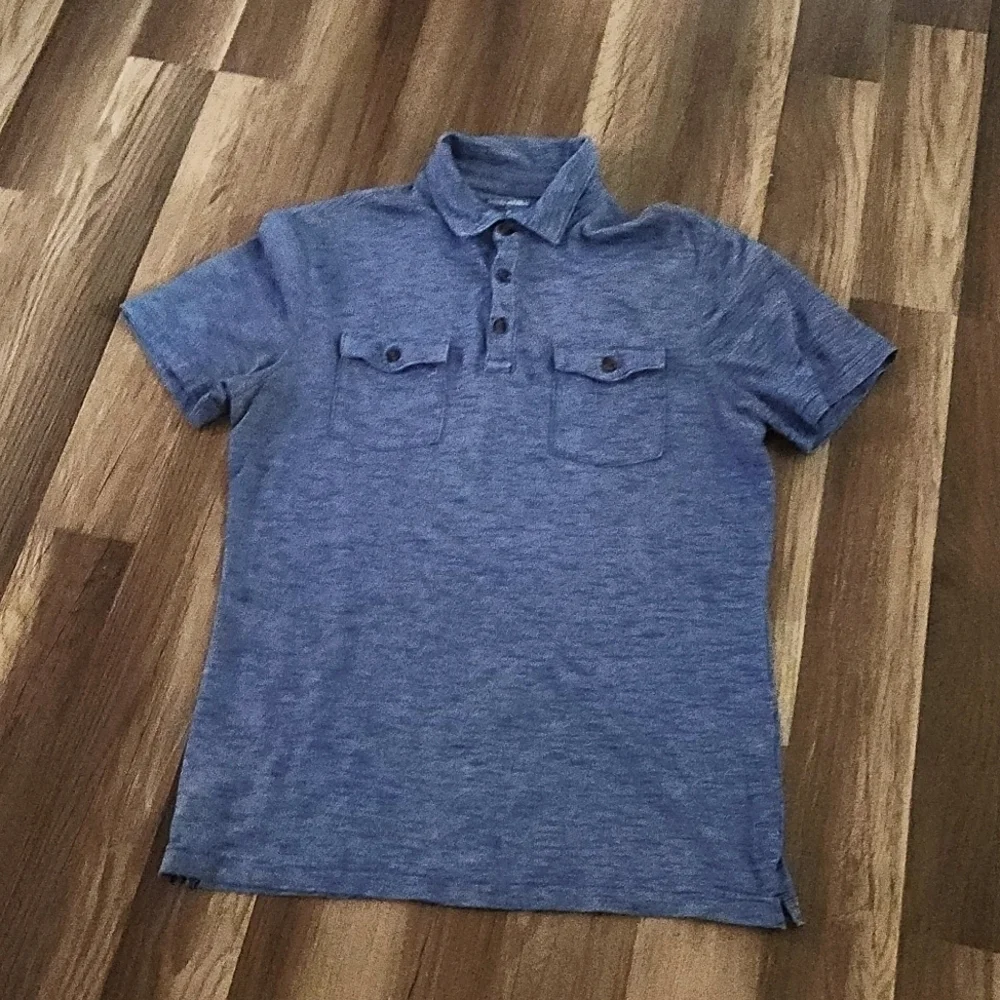 Banana Republic Henley Size Medium Blue Color